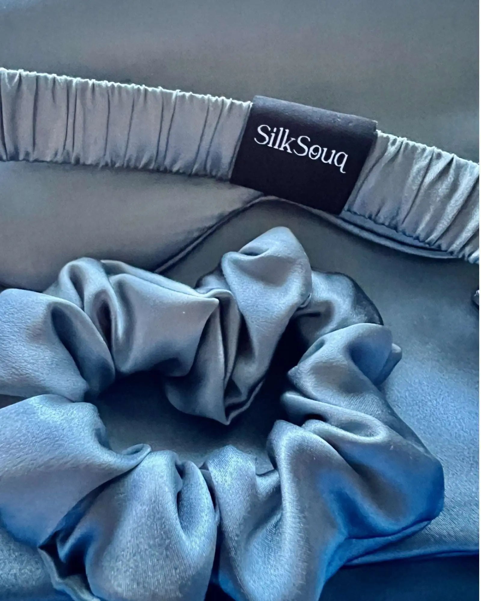 Set of 100% Mulberry Silk EyeMask + Hair Scrunchie (3.5 CM) + Pillowcase (19 Momme) - Gray Blue
