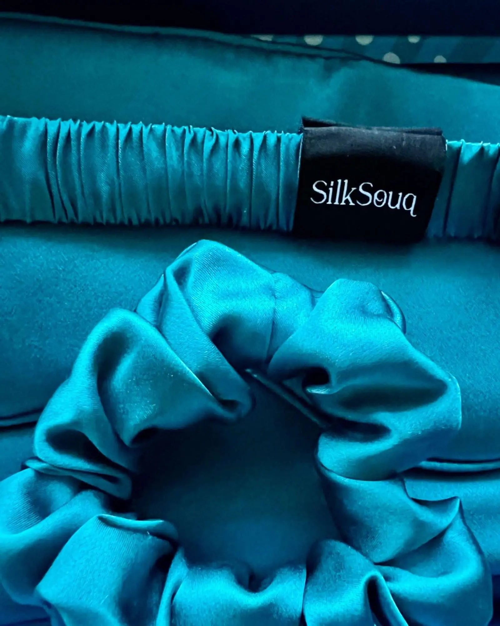 Set of 100% Mulberry Silk EyeMask + Hair Scrunchie (3.5 CM) + Pillowcase (19 Momme) - Peacock Green