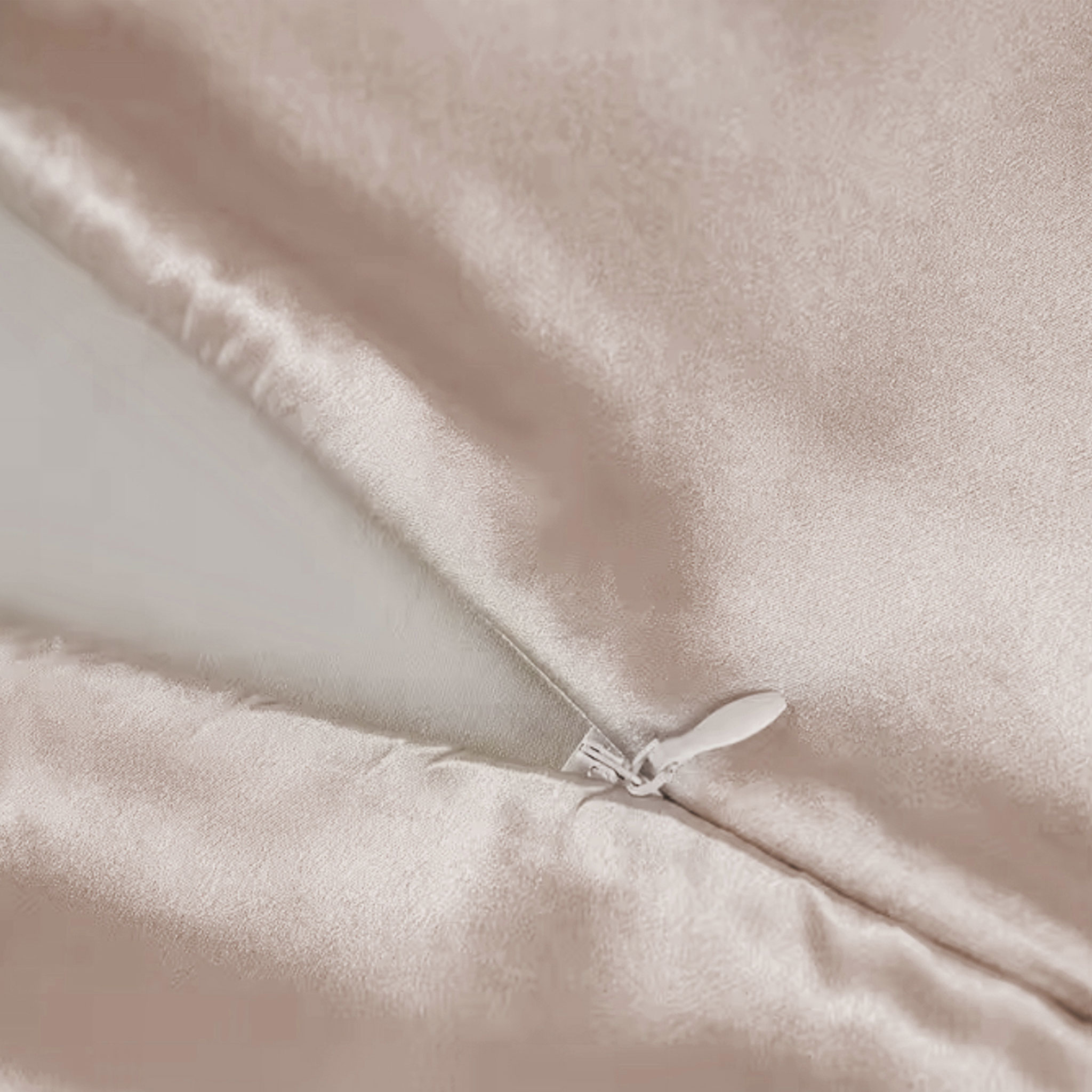 Invisible zipper detail on Taupe 22 momme mulberry silk pillowcase — Silk Souq premium silk bedding.