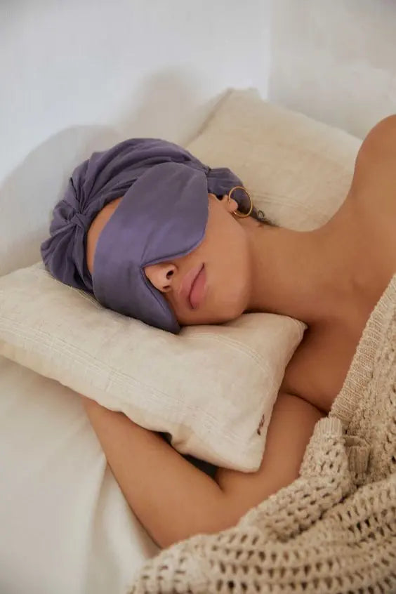 Discover the Health Benefits of Sleeping on Mulberry Silk - SilkSouq