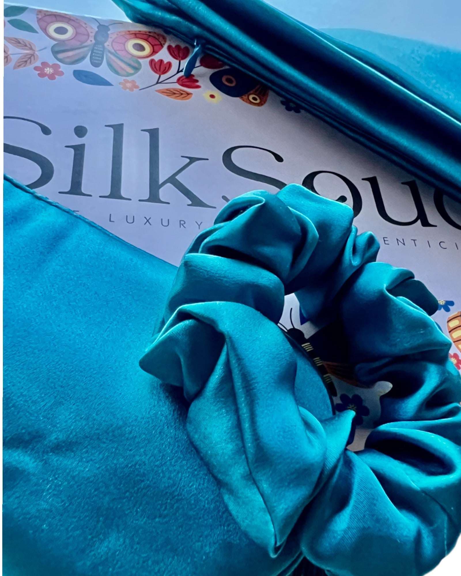 Set of 100% Mulberry Silk EyeMask  +  Hair Scrunchie (3.5 CM) +  Pillowcase (19 Momme) - Peacock Green